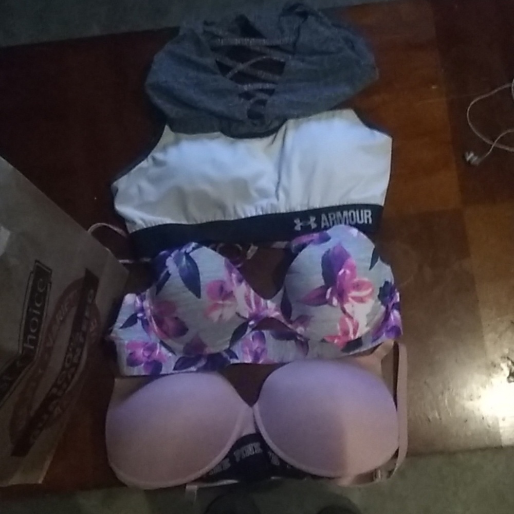 4 bras